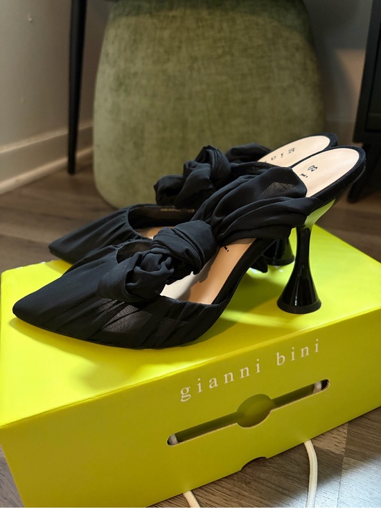Gianni Bini Shoes - Black Gianni Bini Heels